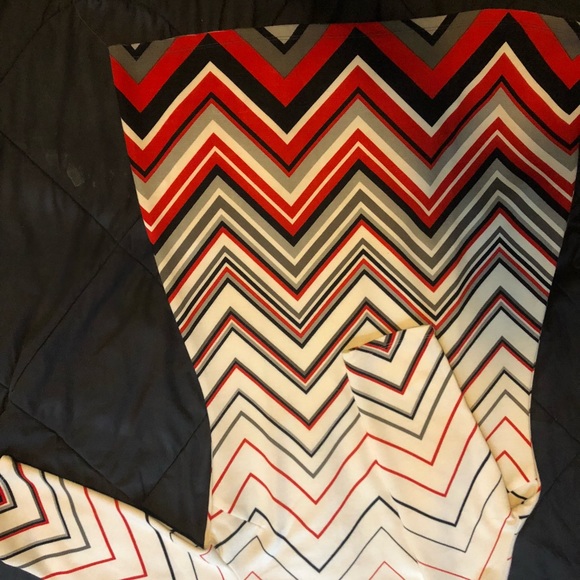 Almost Famous Chevron red white and black dress - Picture 8 of 8